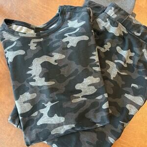 Jockey Soft Comfort Camo Black and Gray Brushed Back Fleece Top & Bottom Set  XL